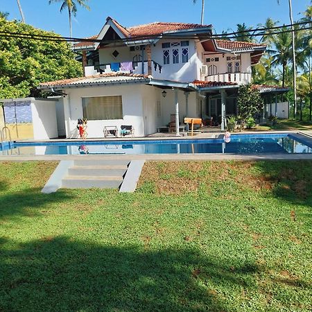 Avin Beach Villa Unawatuna Exterior foto