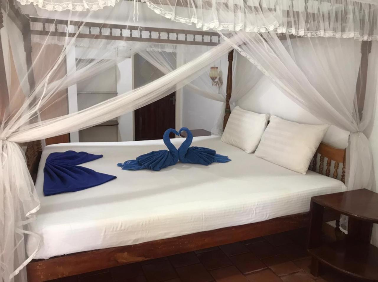Avin Beach Villa Unawatuna Quarto foto