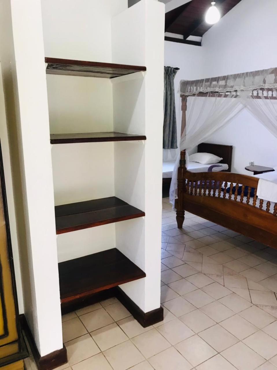 Avin Beach Villa Unawatuna Quarto foto