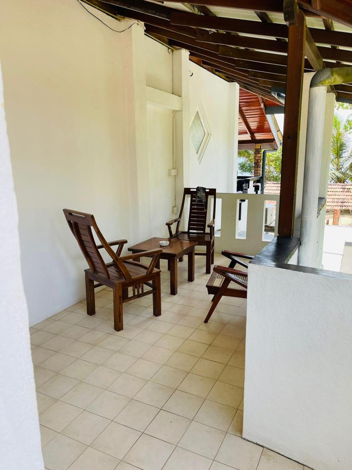 Avin Beach Villa Unawatuna Quarto foto