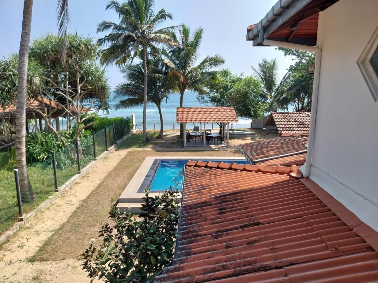 Avin Beach Villa Unawatuna Quarto foto