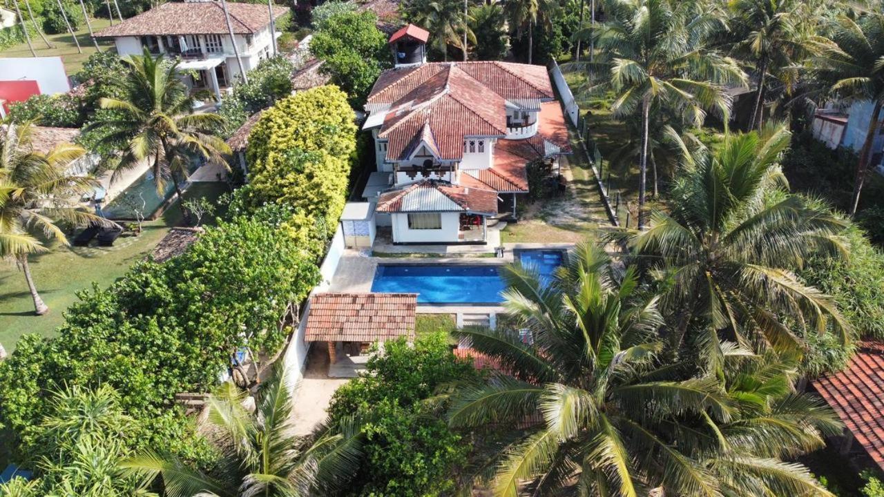 Avin Beach Villa Unawatuna Exterior foto